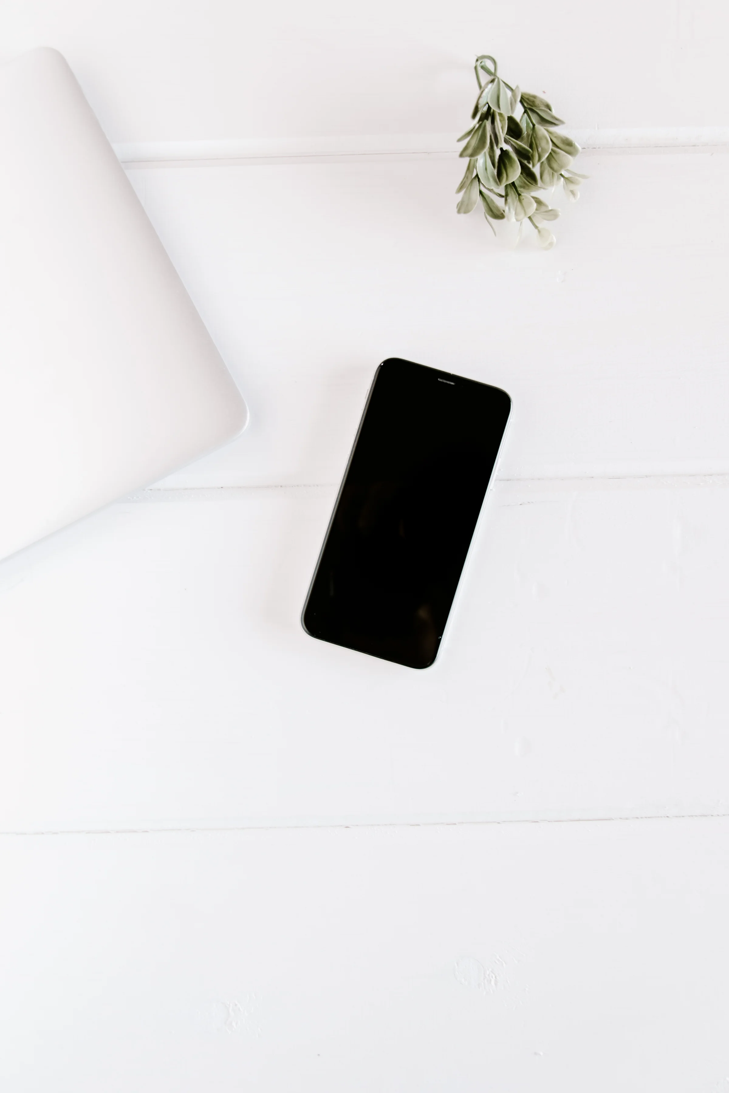 PBD-FarmhouseiPhone-Mockups-6.jpg