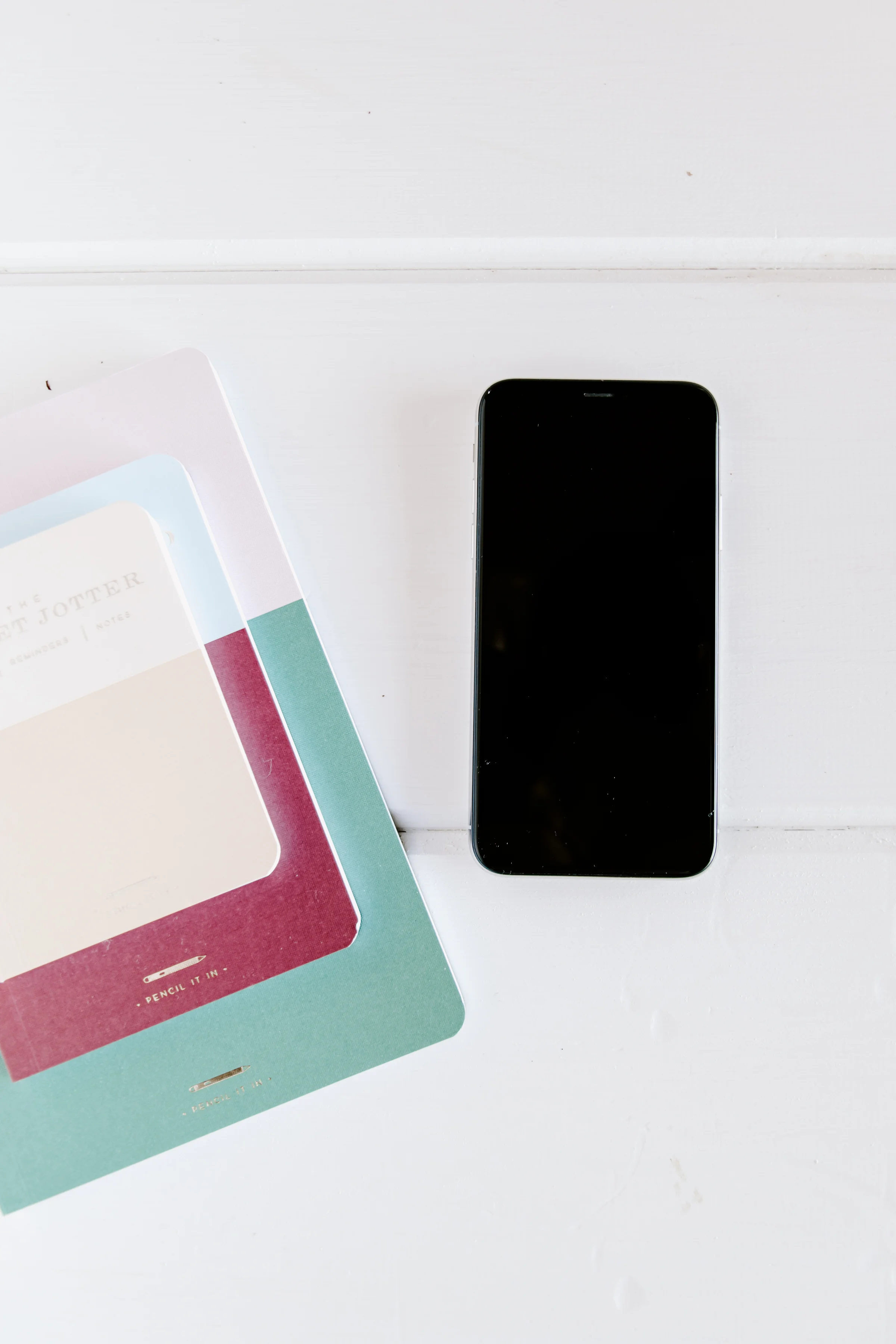 PBD-FarmhouseiPhone-Mockups-17.jpg