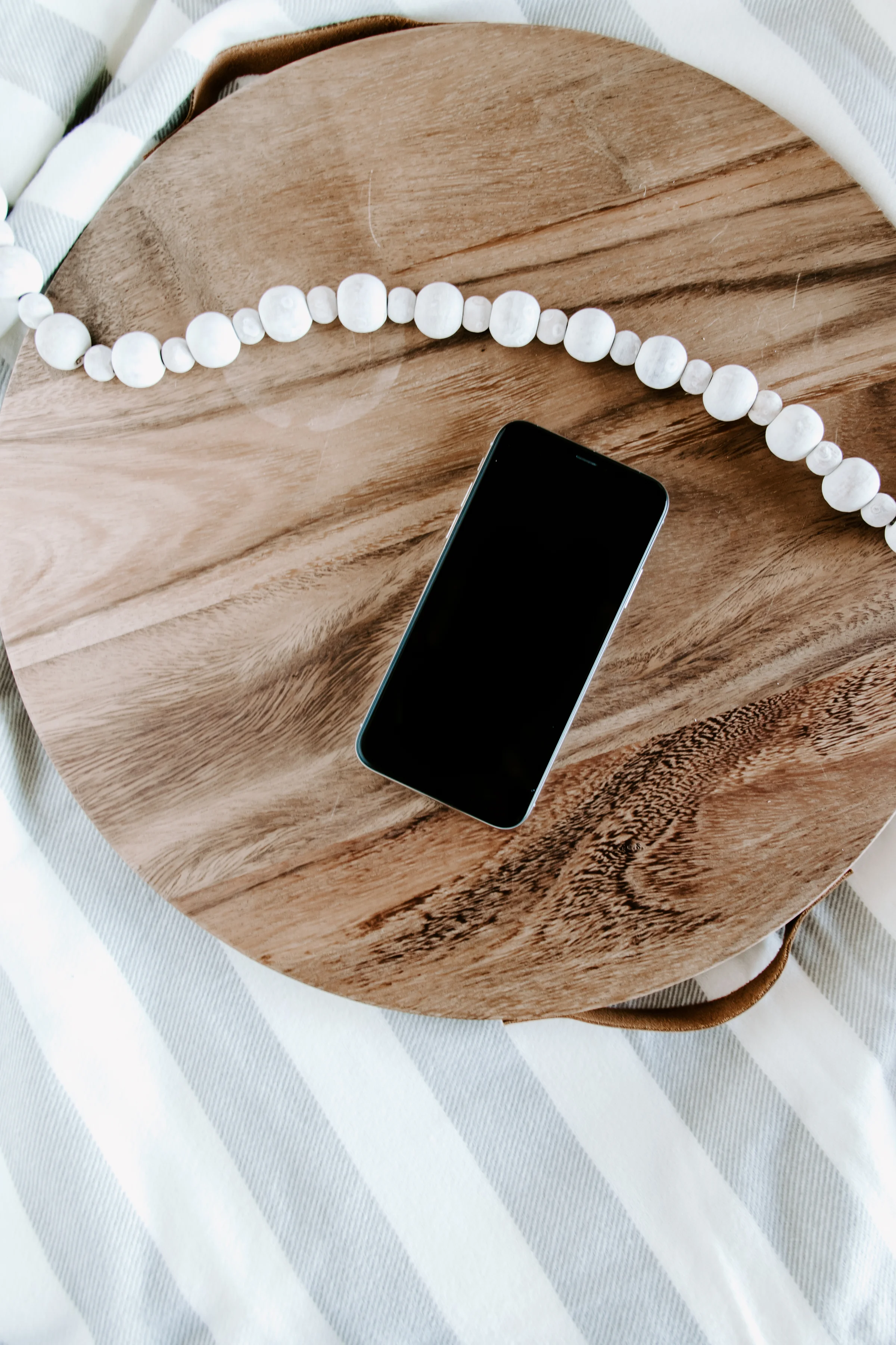PBD-FarmhouseiPhone-Mockups-31.jpg