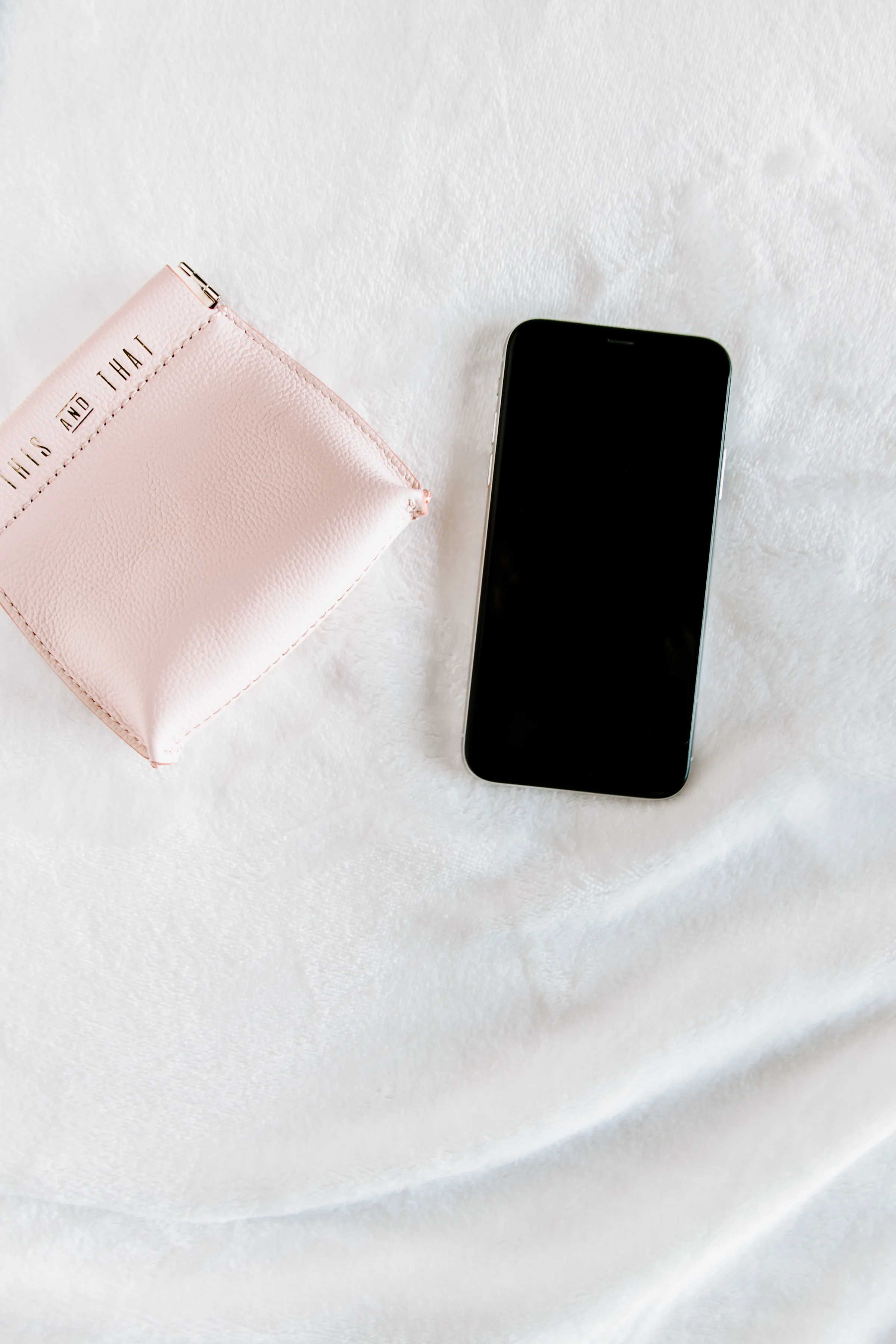 PBD-FarmhouseiPhone-Mockups-40.jpg