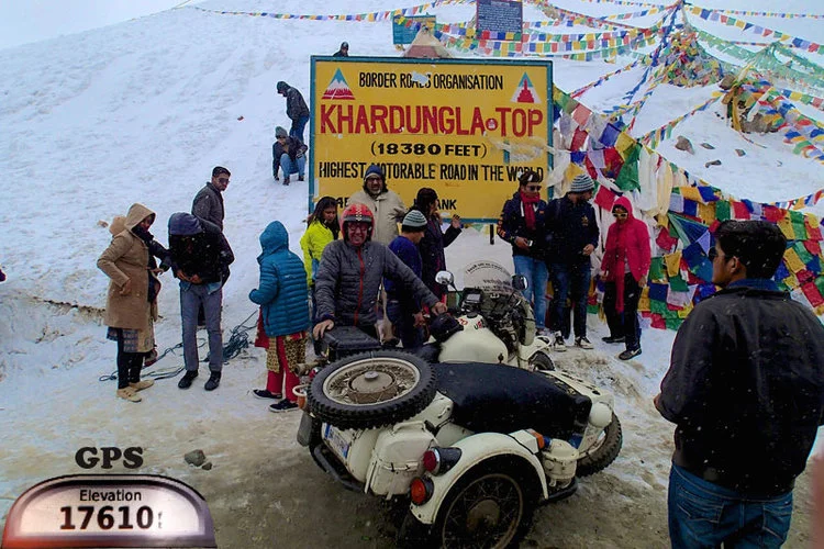 KHARDUNGLA PASS THE HIGHEST ROAD IN THE WORLD.