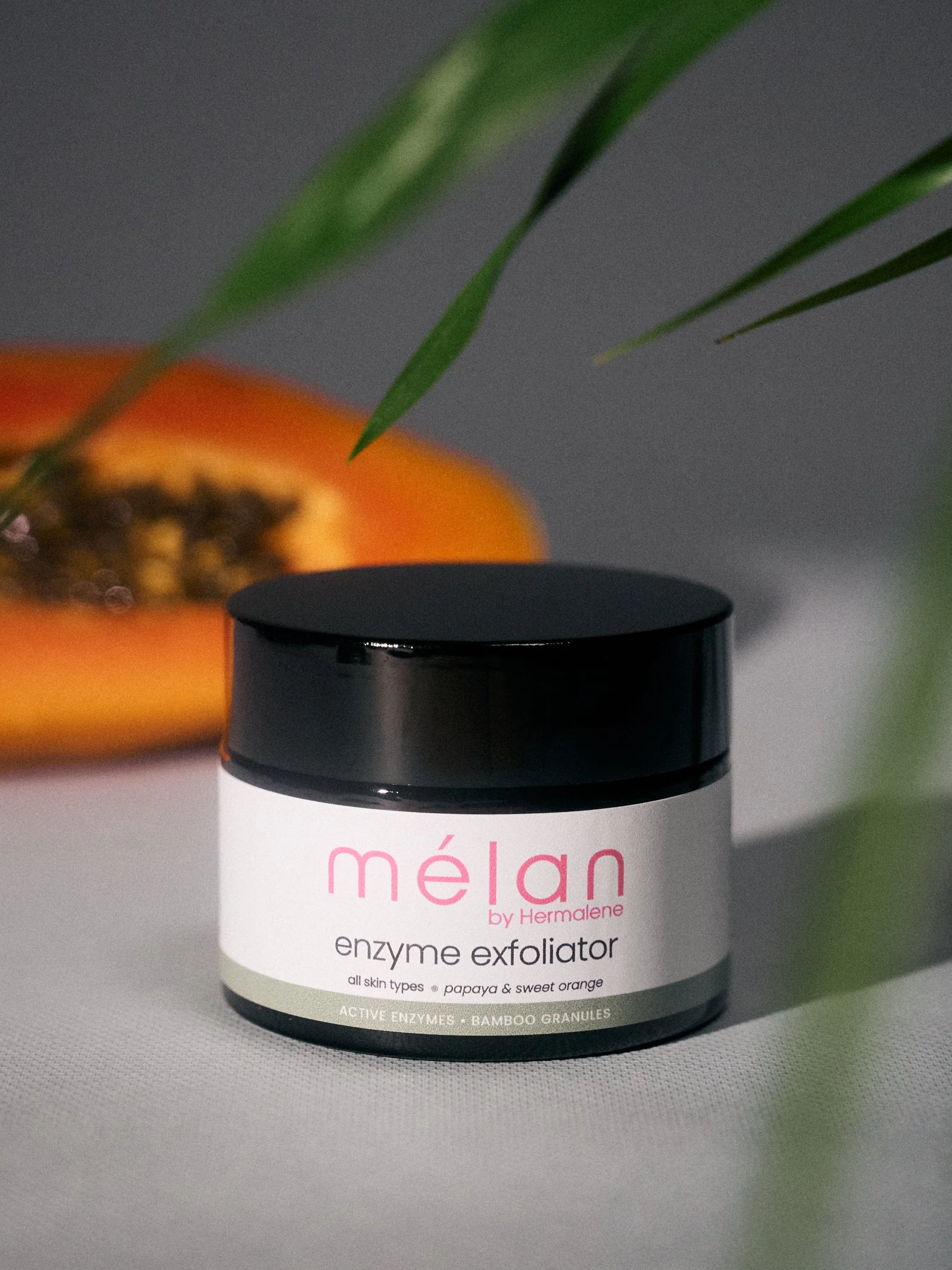 MélanSkincare_CreativeProduct_01Feb2026_MélanSkincare_CreativeProduct_01Feb2026_Shot_16_036_2500x2000px.jpg