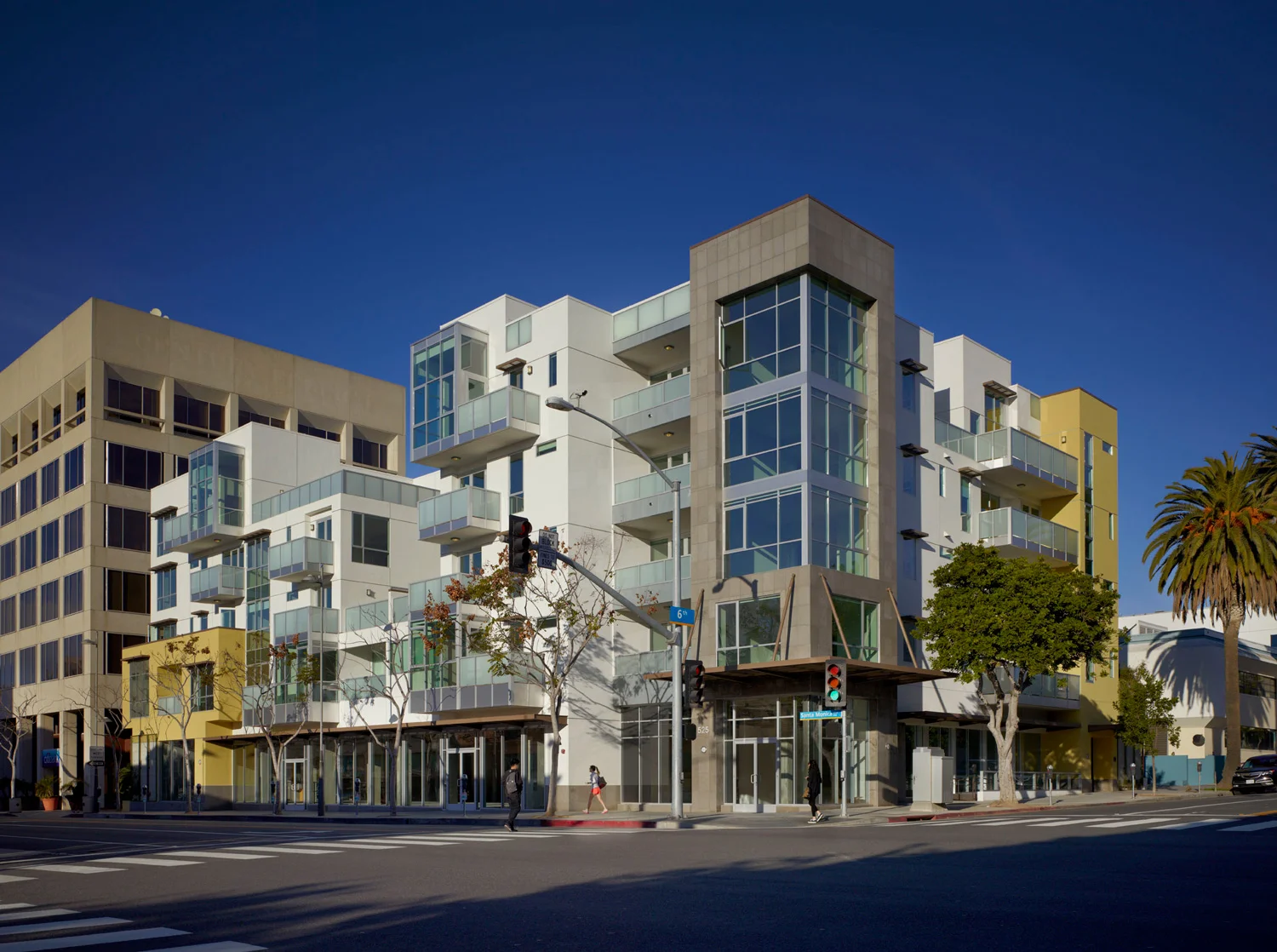 DFH-Architects-525-Santa-Monica-Mixed-Use-01.jpg