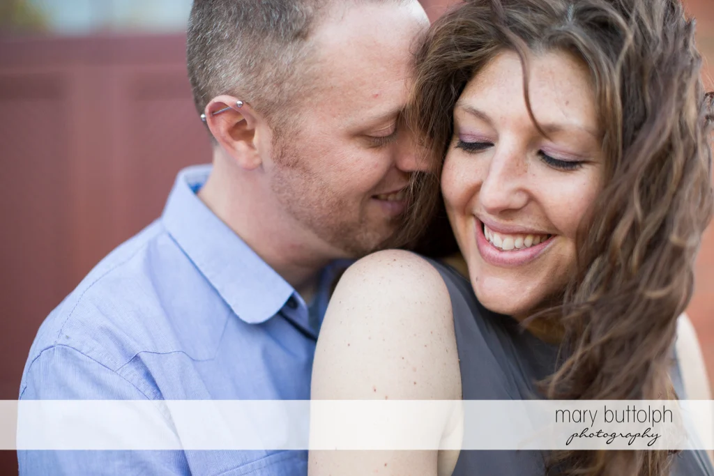 Couple show their affection at Franklin Square Engagement