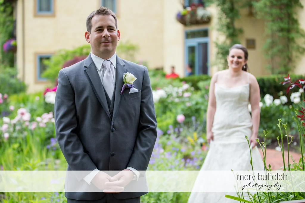Couple get ready for the big day at the Mirbeau Inn & Spa Wedding