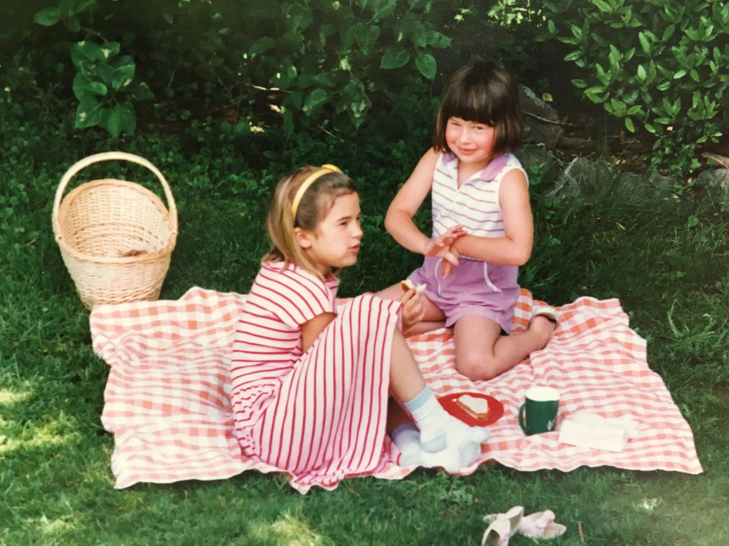 1990: checked tablecloth, basket and all! 