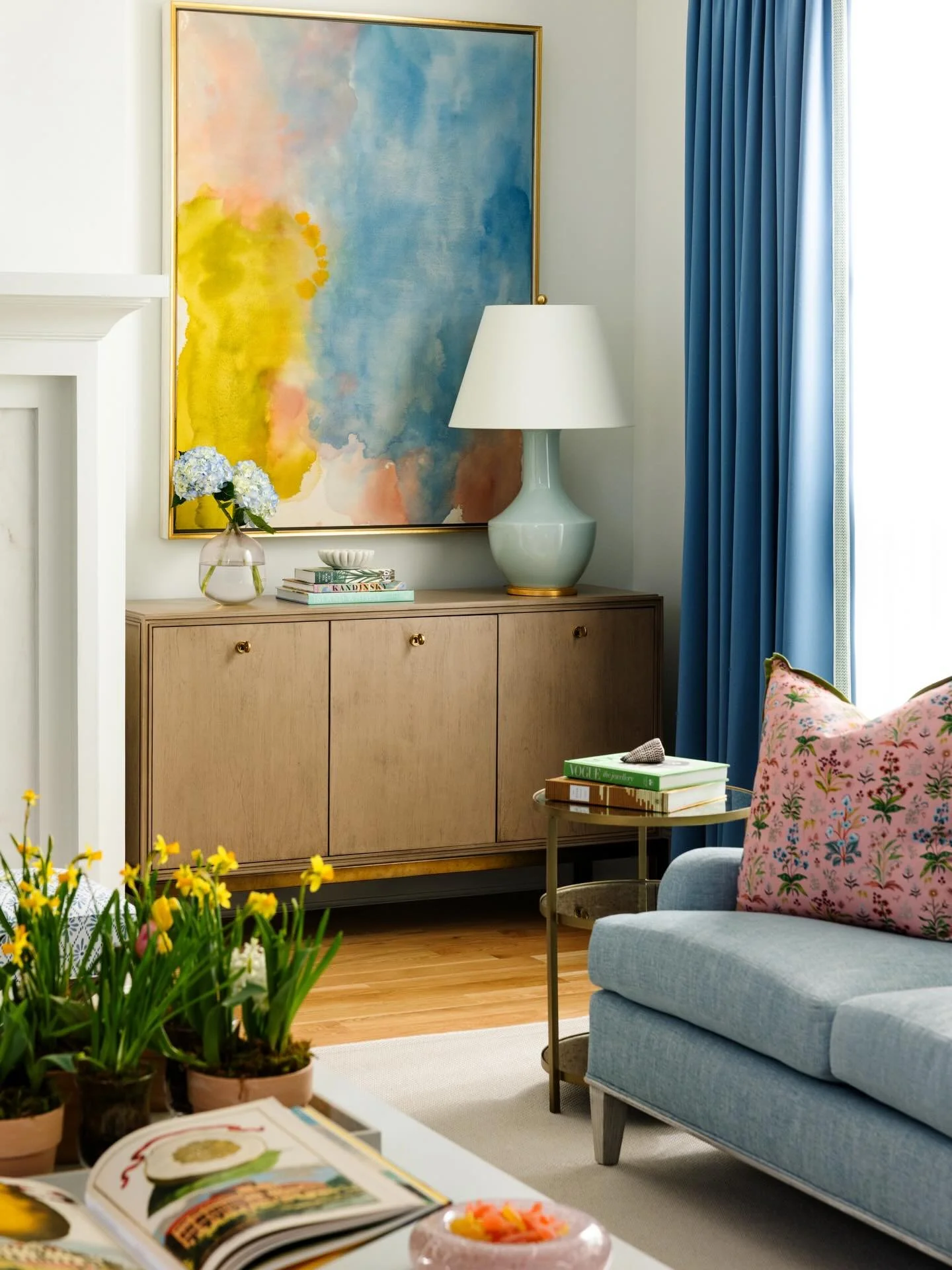 Spring is finally here for the rest of us, but pockets of spring can be found year-round at our Southern Proper project. Abundant in natural light, watercolor hues, and botanical motifs, she truly feels like a happy April day!

📸 @annarouth

#rouxma