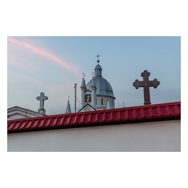 The dome of a #church rises above a wall in central Romania. 
#Romania is the #EU's second most #religious country after #Malta, with an estimated 92% of the population believing in #God.

#Europe #EuropeanUnion #documentary #documentaryphotography #