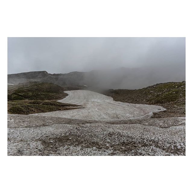 Snow and low clouds at #Gro&szlig;glockner in #Austria

#EU #EuropeanUnion #Europe #&Ouml;sterreich #landscape #landscapephoto #landscapephotography #Documentary #documentaryphotography #Travel #travelphoto #travelphotography #Nikon #lensculture #fot