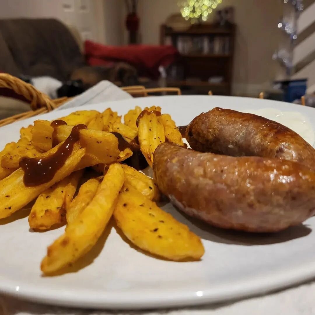Lovely photo feedback from a happy customer today .......#sausageeggandchips #sausagedogcentral #sausagesaturday #supportlocal #supportsmallbusiness #farmtofork #porcblasus #farminginwales
