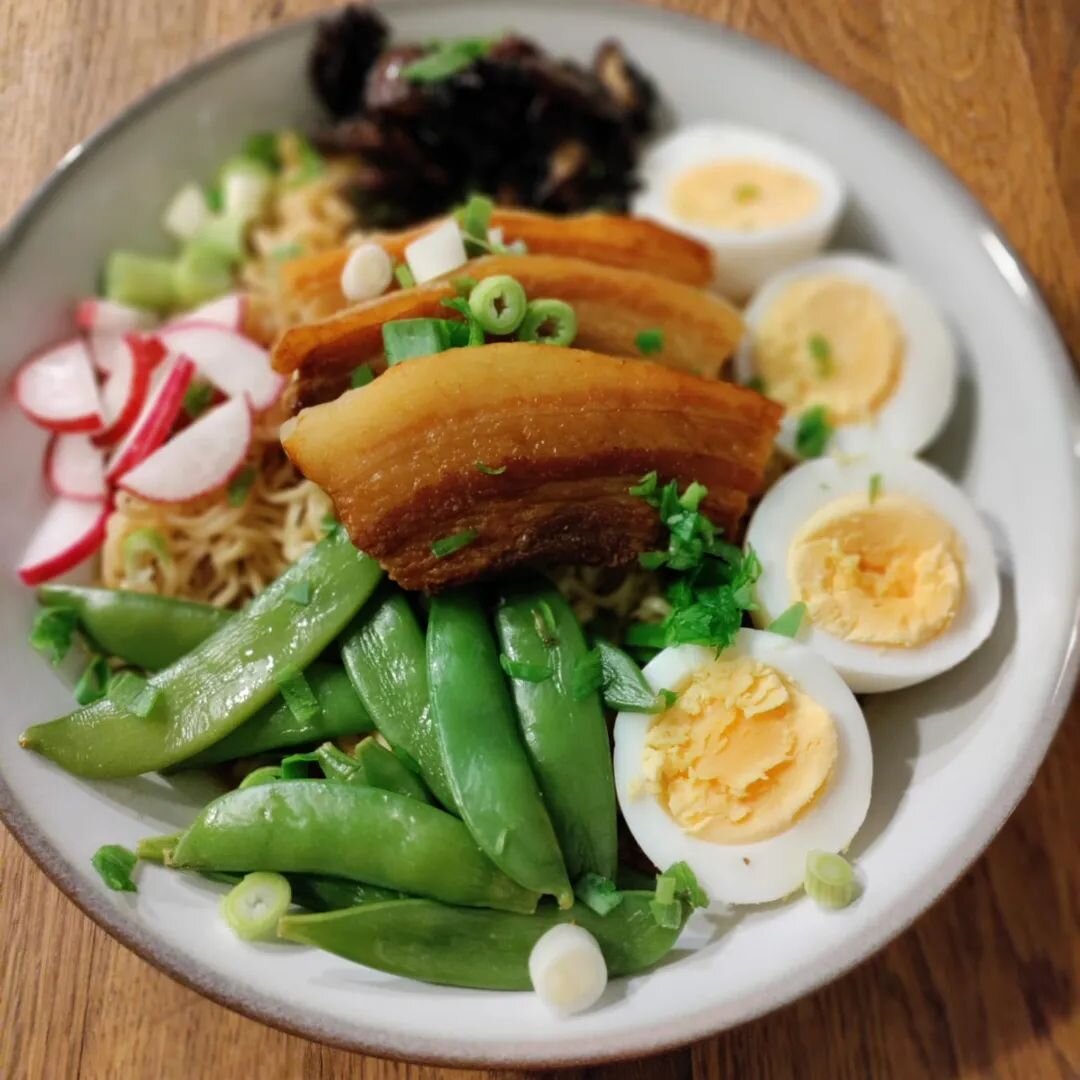 Pork belly ramen, created using our outdoor reared pedigree Large Black pigs. Our free ranging pigs are grown slowly to capture flavour
..#foodie #homecooked #bellypork #farmtofork #slowfood #freerange #tasteofpork #porcblasus #smallproducers #smallh