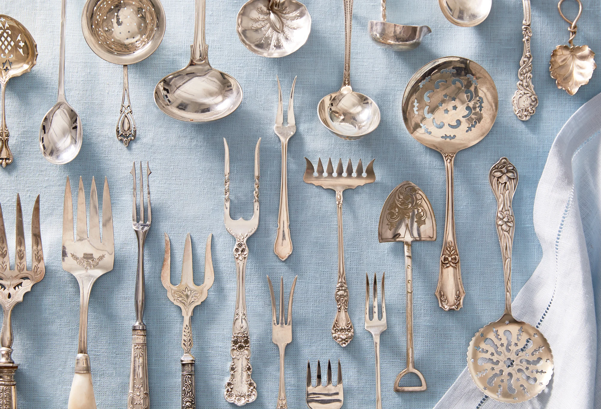 70337_LIFE_BLOG TEMPLATE GUIDE TO FLATWARE 1217_544 copy.jpg