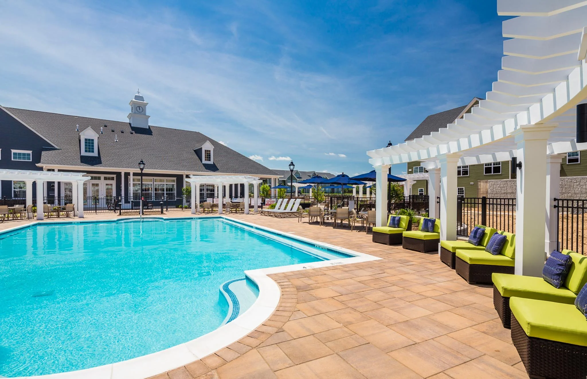 MF LR-09017-Avalon Huntington Station-CREDIT Courtesy of AvalonBay Communities-Small-4.jpg