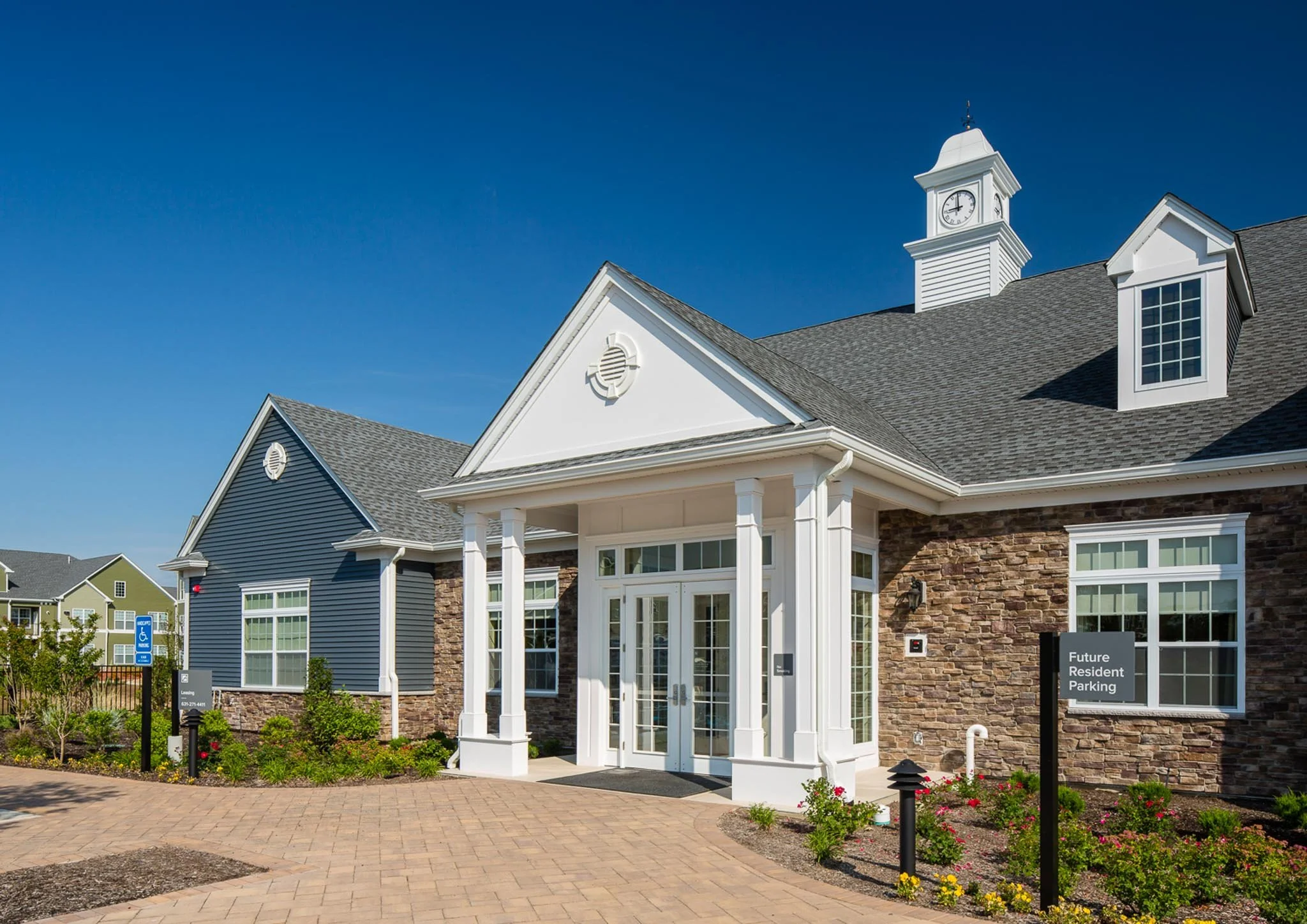 MF LR-09017-Avalon Huntington Station-CREDIT Courtesy of AvalonBay Communities-Small-2.jpg