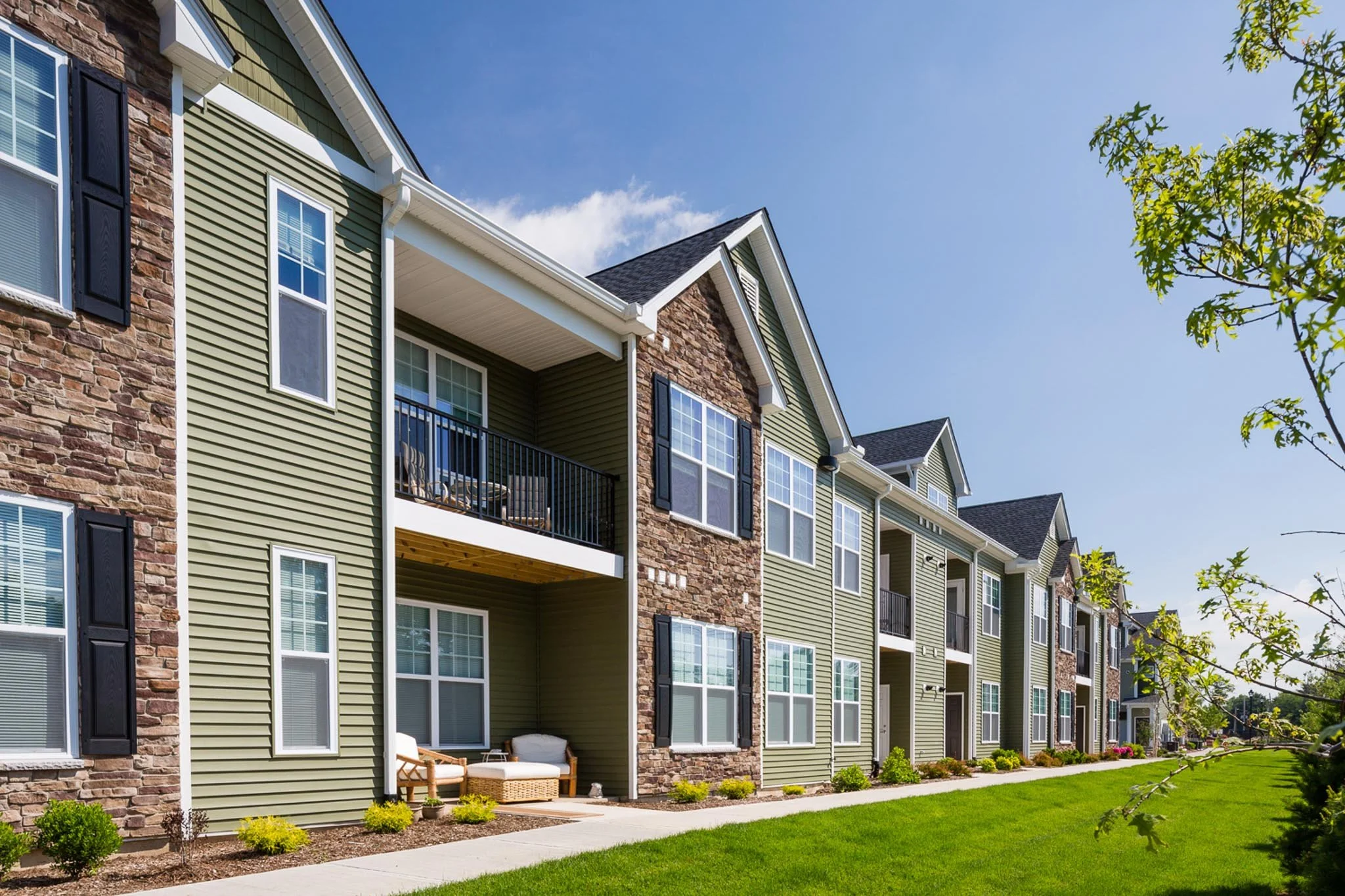 MF LR-09017-Avalon Huntington Station-CREDIT Courtesy of AvalonBay Communities-Small-3.jpg