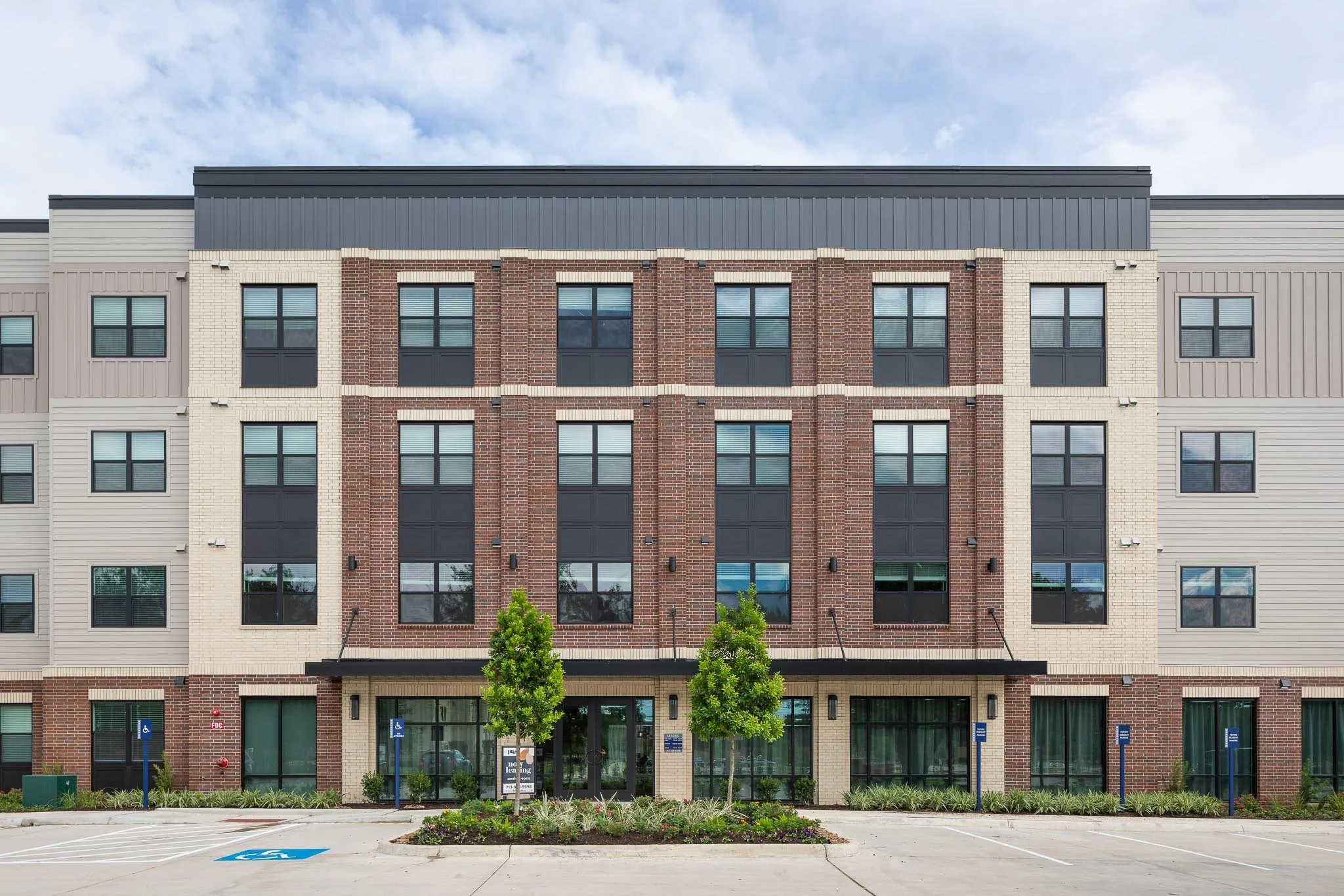 MF MR-19046-Prose Silber-Small-2 © Sean Fleming Photography.jpg