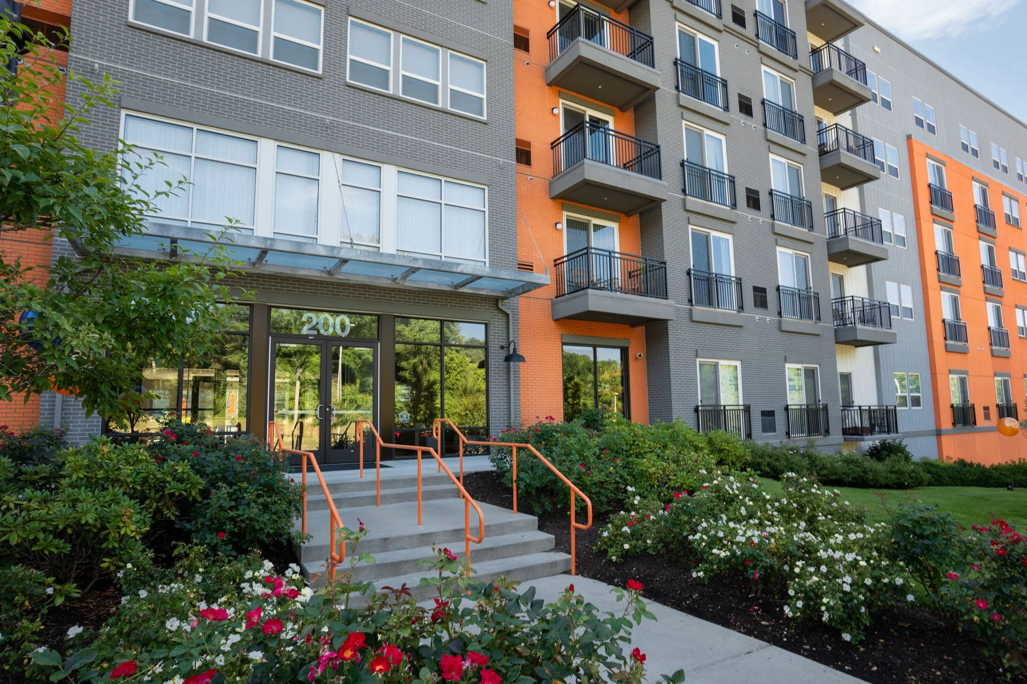 MF MR-16157-Curb-Building Entrance (5)-Small.jpg