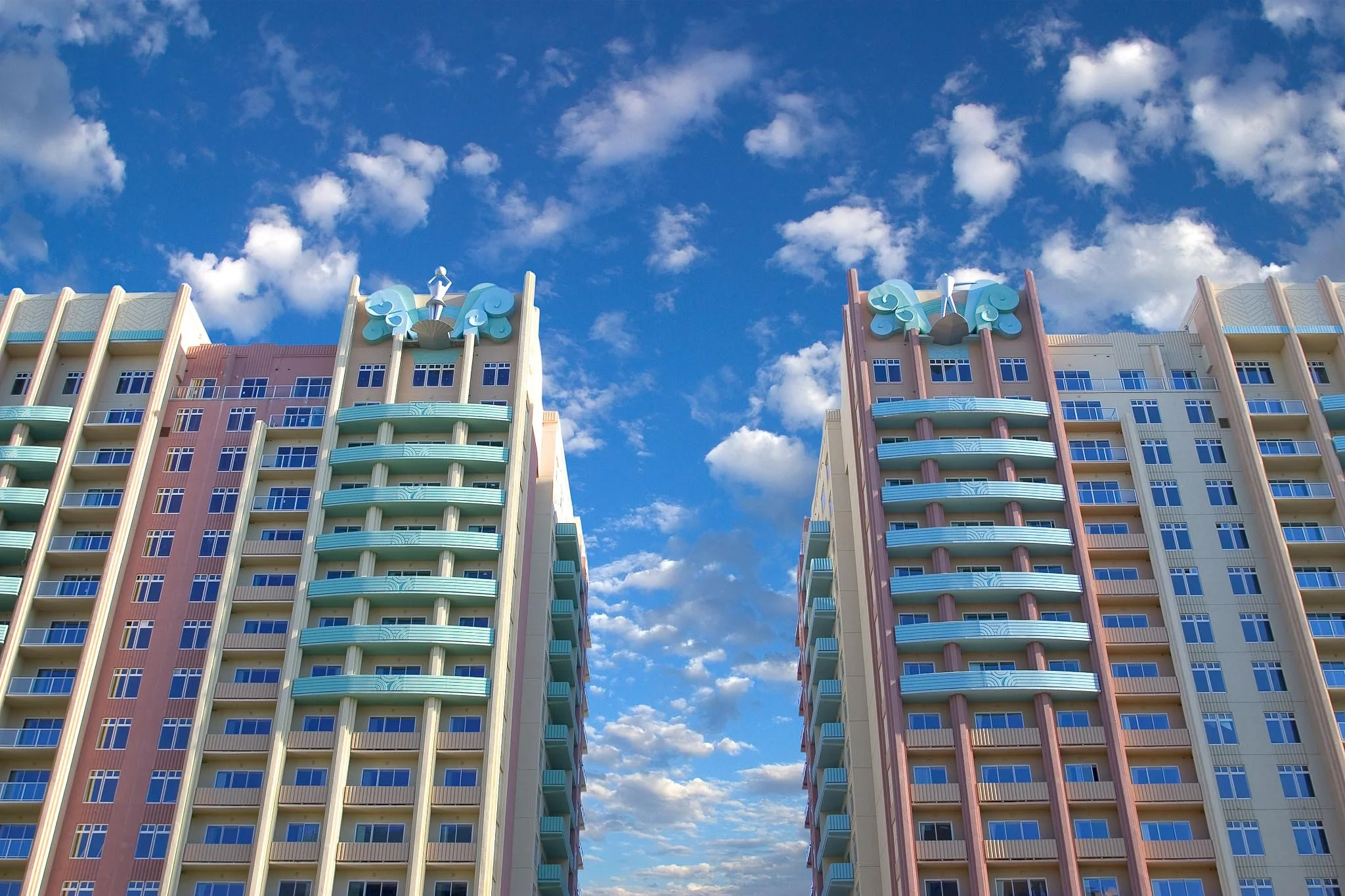 MF HR-00093-Aqua © Thomas McConville-Small-3.jpg