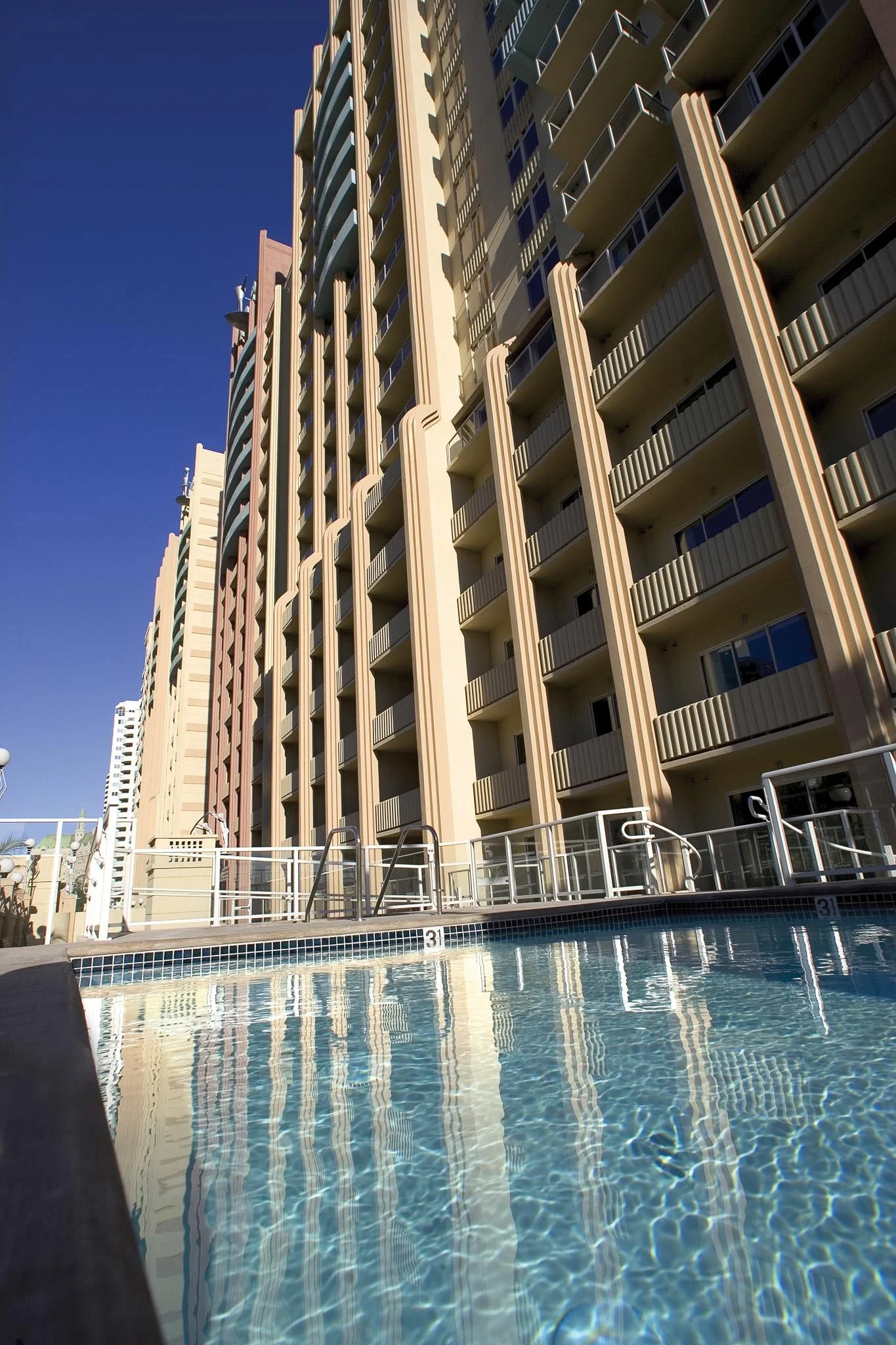 MF HR-00093-Aqua © Thomas McConville-Small-5.jpg