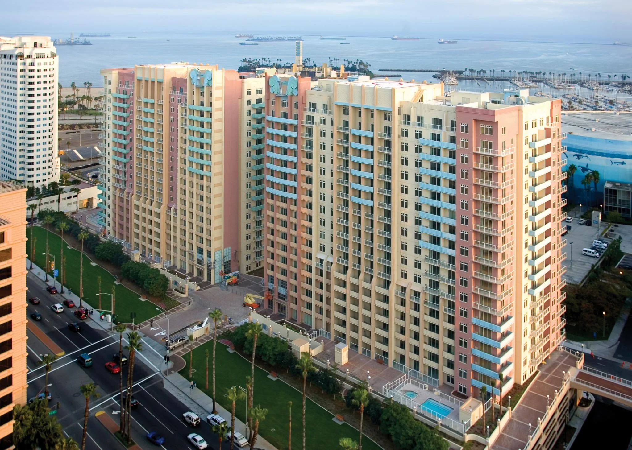 MF HR-00093-Aqua © Thomas McConville-Small-2.jpg