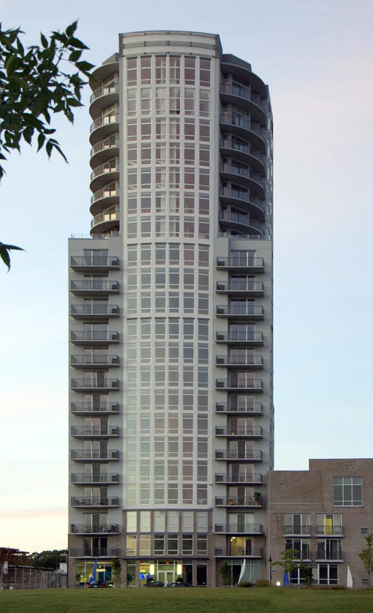 MF HR-11105-Infinity at Harbor Point-CREDIT Building and Land Technology-5-Small.jpg