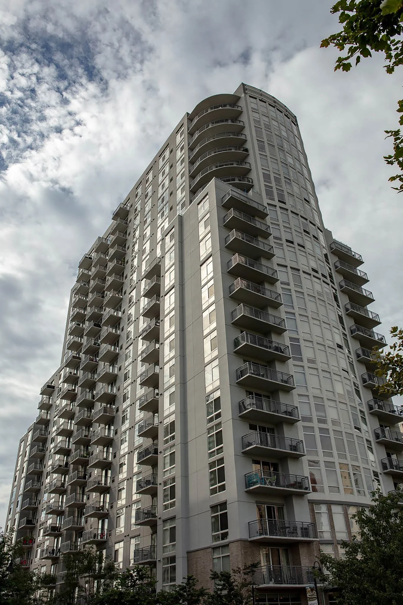 MF HR-11105-Infinity at Harbor Point-CREDIT Building and Land Technology-4-Small.jpg