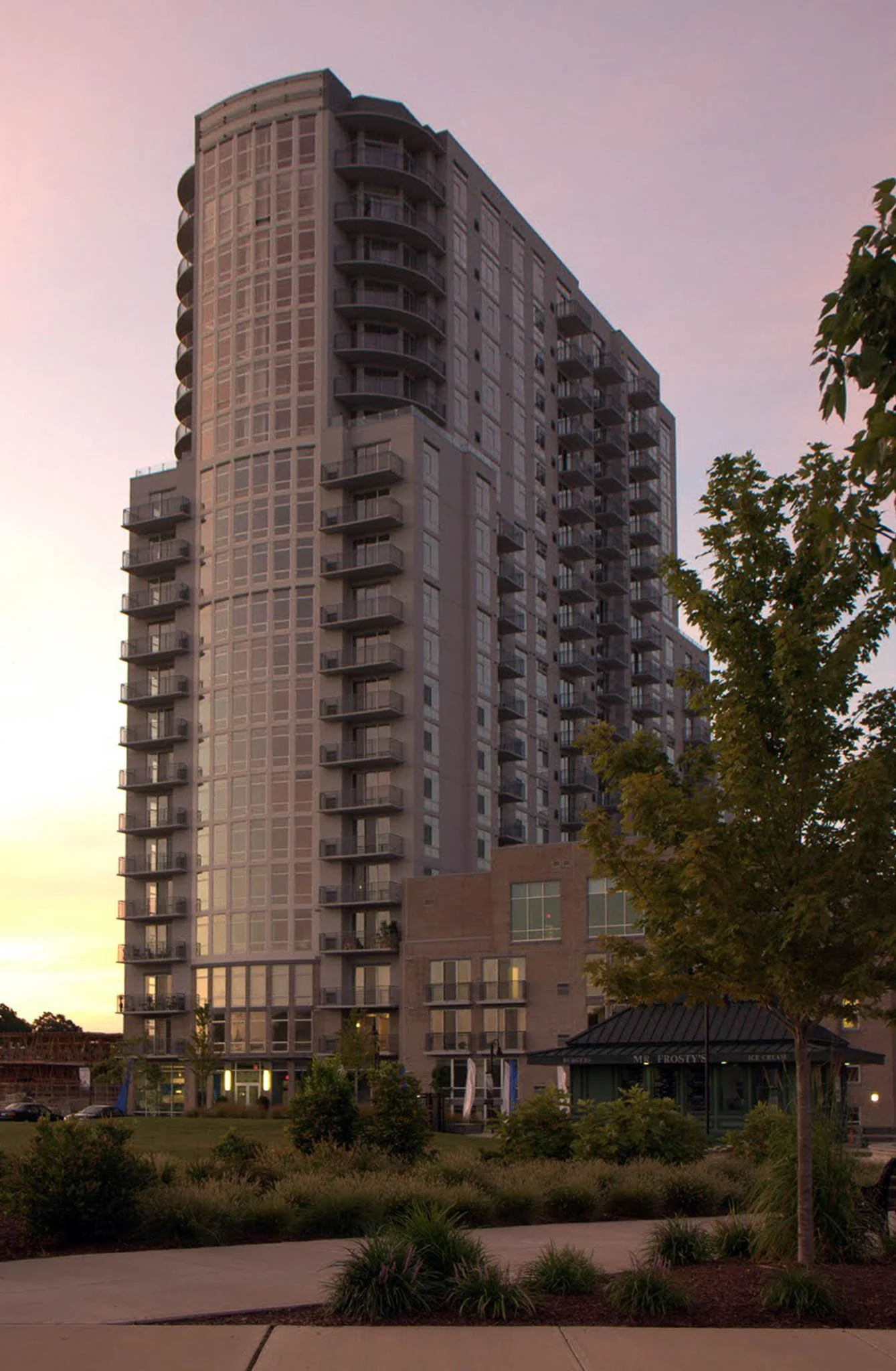 MF HR-11105-Infinity at Harbor Point-CREDIT Building and Land Technology-2-Small.jpg