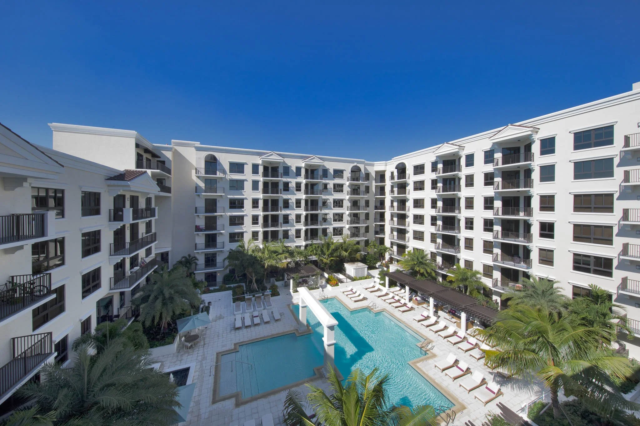 MF HR-13325-Joya-CREDIT Cheryl Stieffel At Sign Miami in Focus-3-Small.jpg