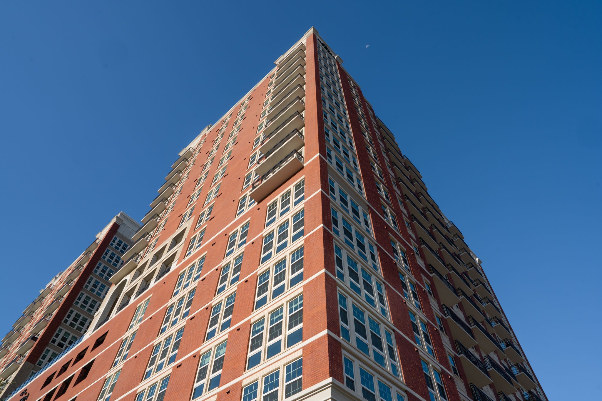 MF HR-19035-Modera Waugh-Exterior (5)-Small.jpg