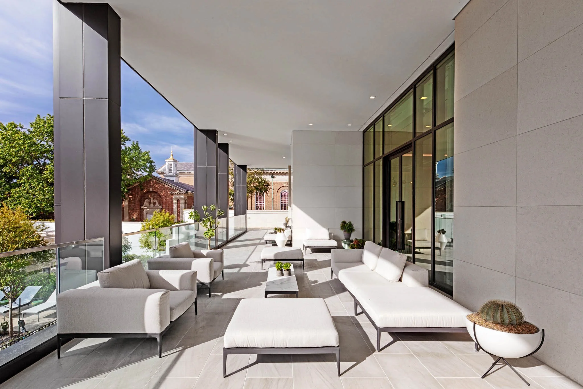 MF HR-14332-The River Oaks-CREDIT Eric Laignel-09-Small.jpg