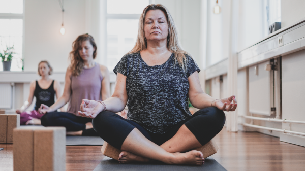 hvad-betyder-yoga-asana--.png