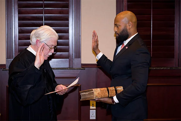 SwearingIn_600.jpg