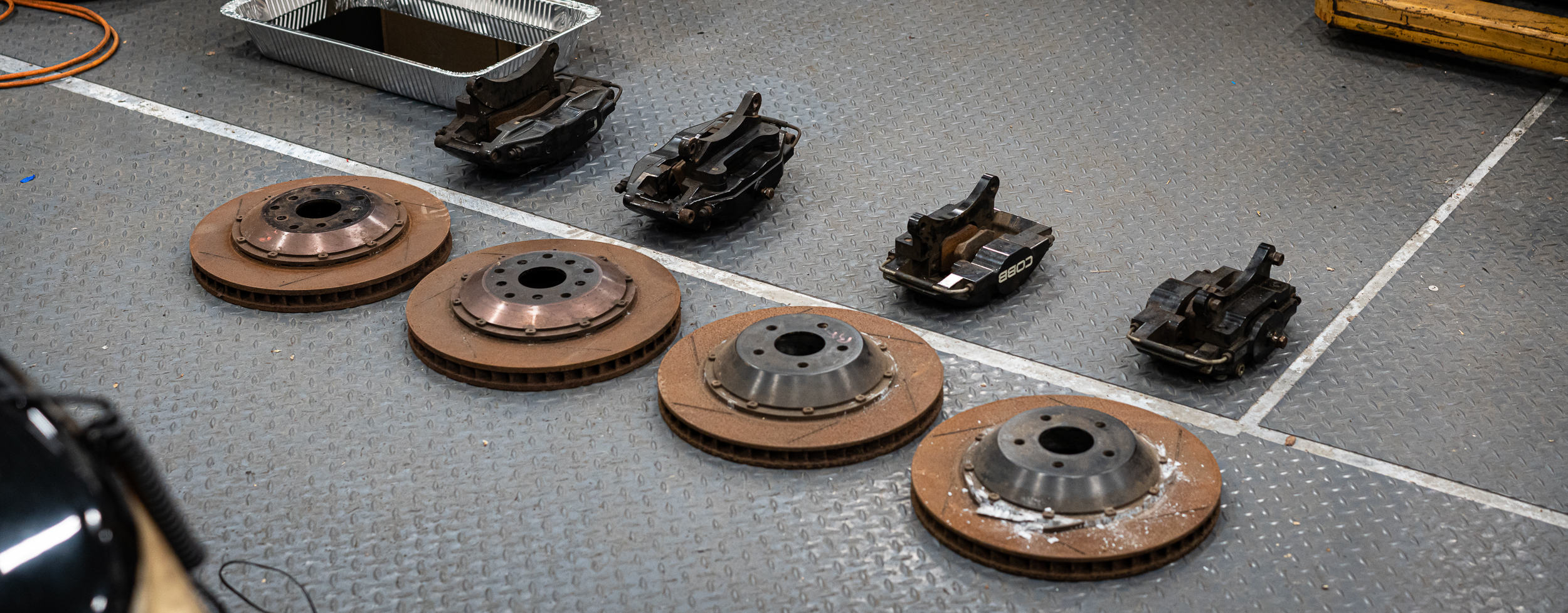 08-brakes-on-ground-before.jpg