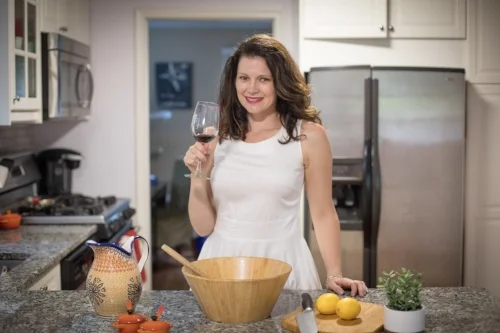 I'm Eleanor Duelley. I'm a stay at home mom of 3, wine drinker, gym rat and health coach. I inspire and encourage moms to live their best lives through bettering health practices. Visit my website: besimplehealthywell.com and join my facebook community for fun ways to interact with other fun moms! Healthy moms Love Wine Too