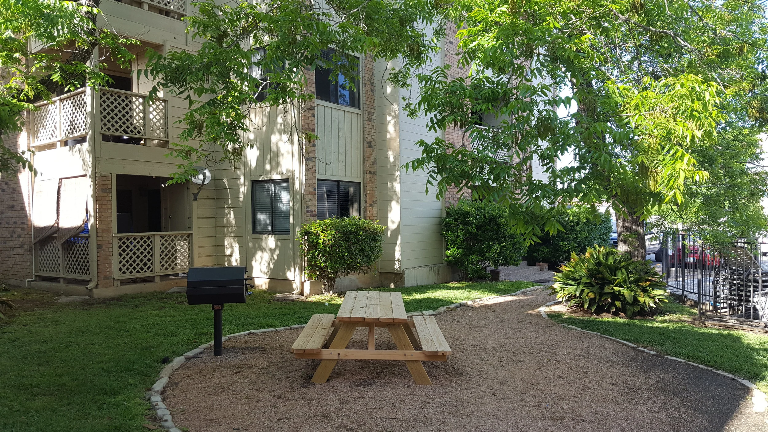 Pecan Creek E2 court yard.jpg