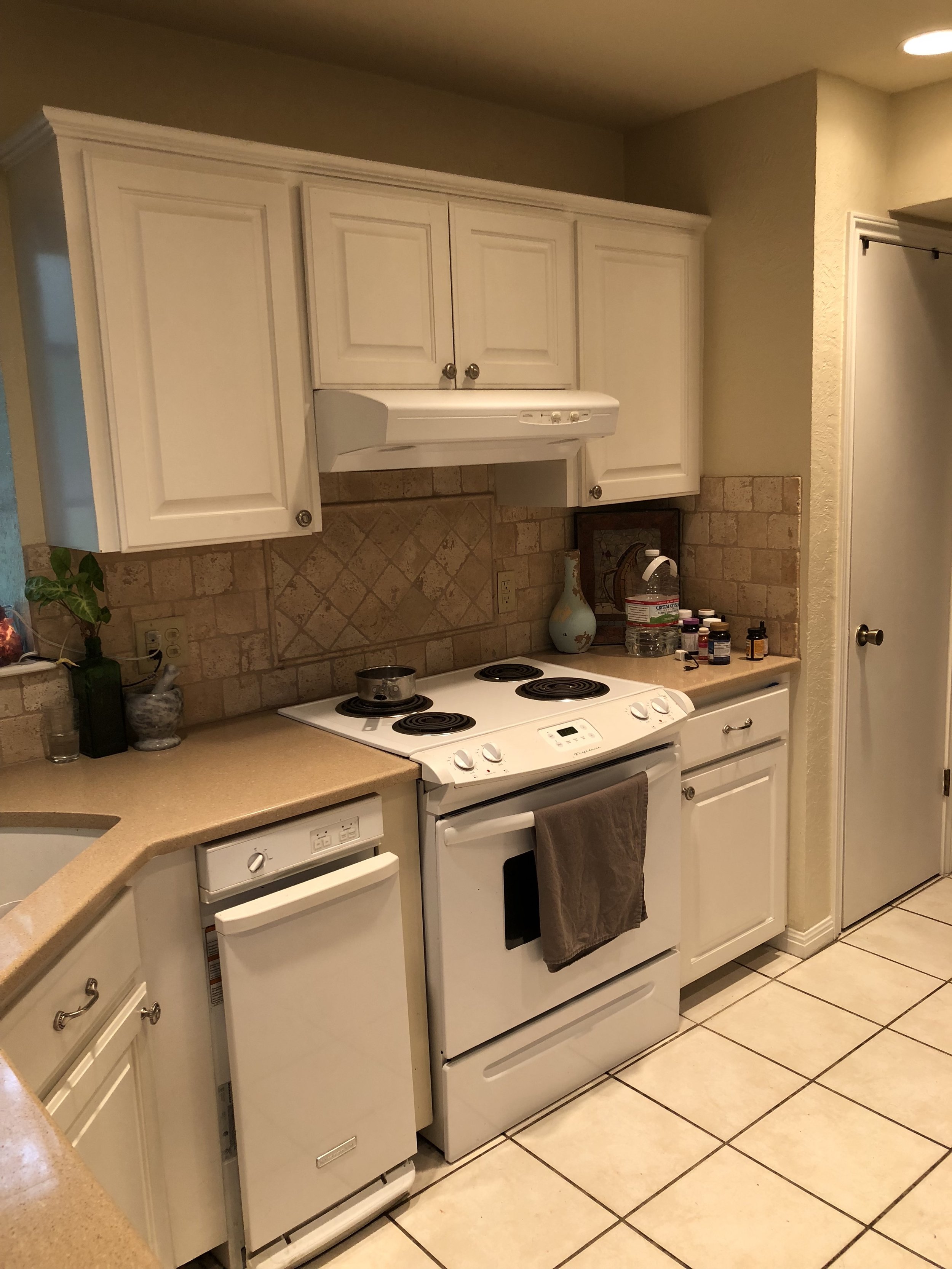 kitchen .jpg