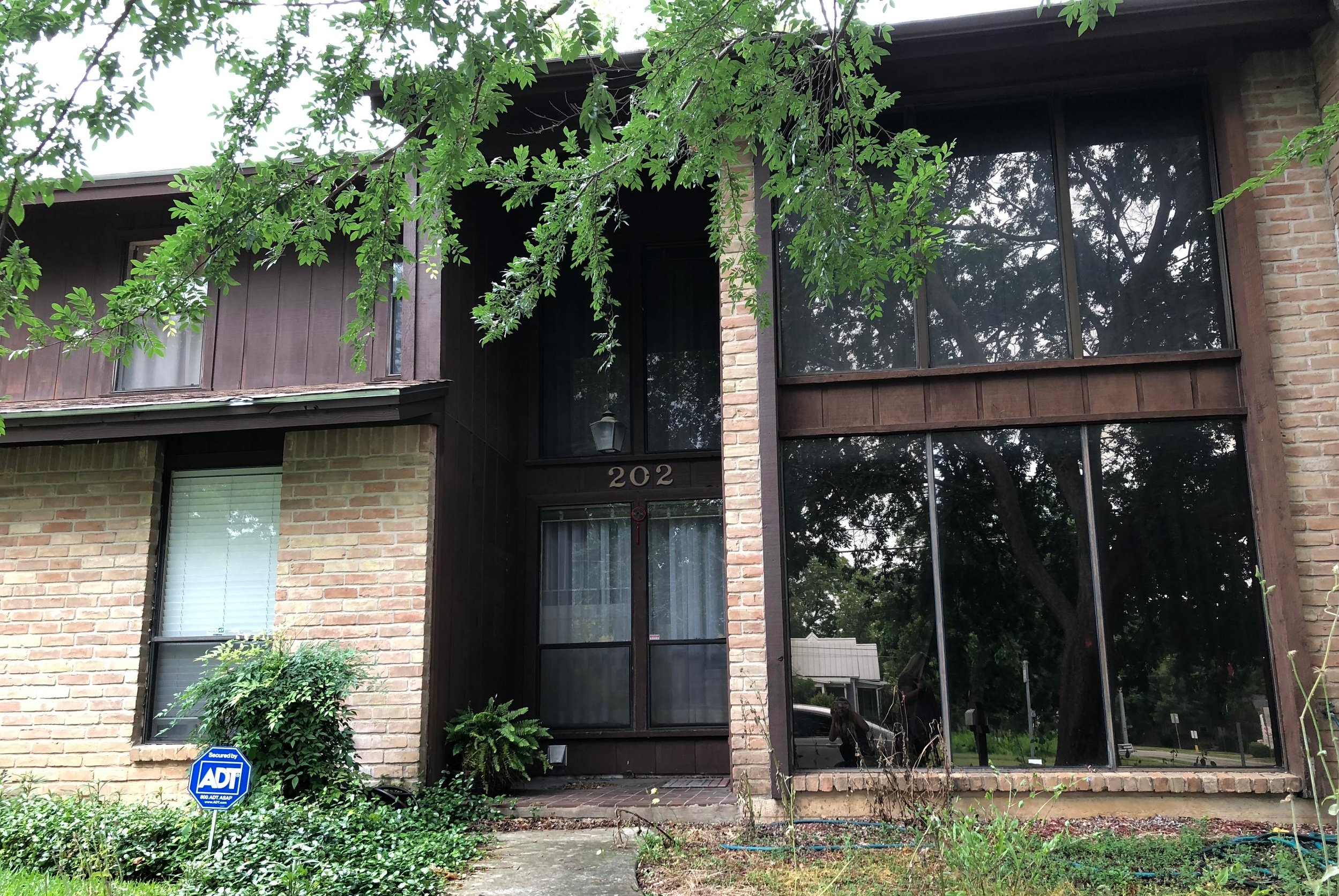 202 scott st 1.jpg
