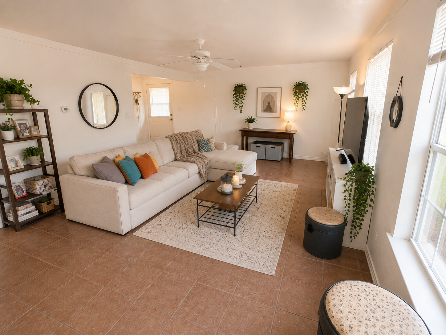 3-bedroom-duplex-near-texas-state-university-san-marcos-living-room.jpg