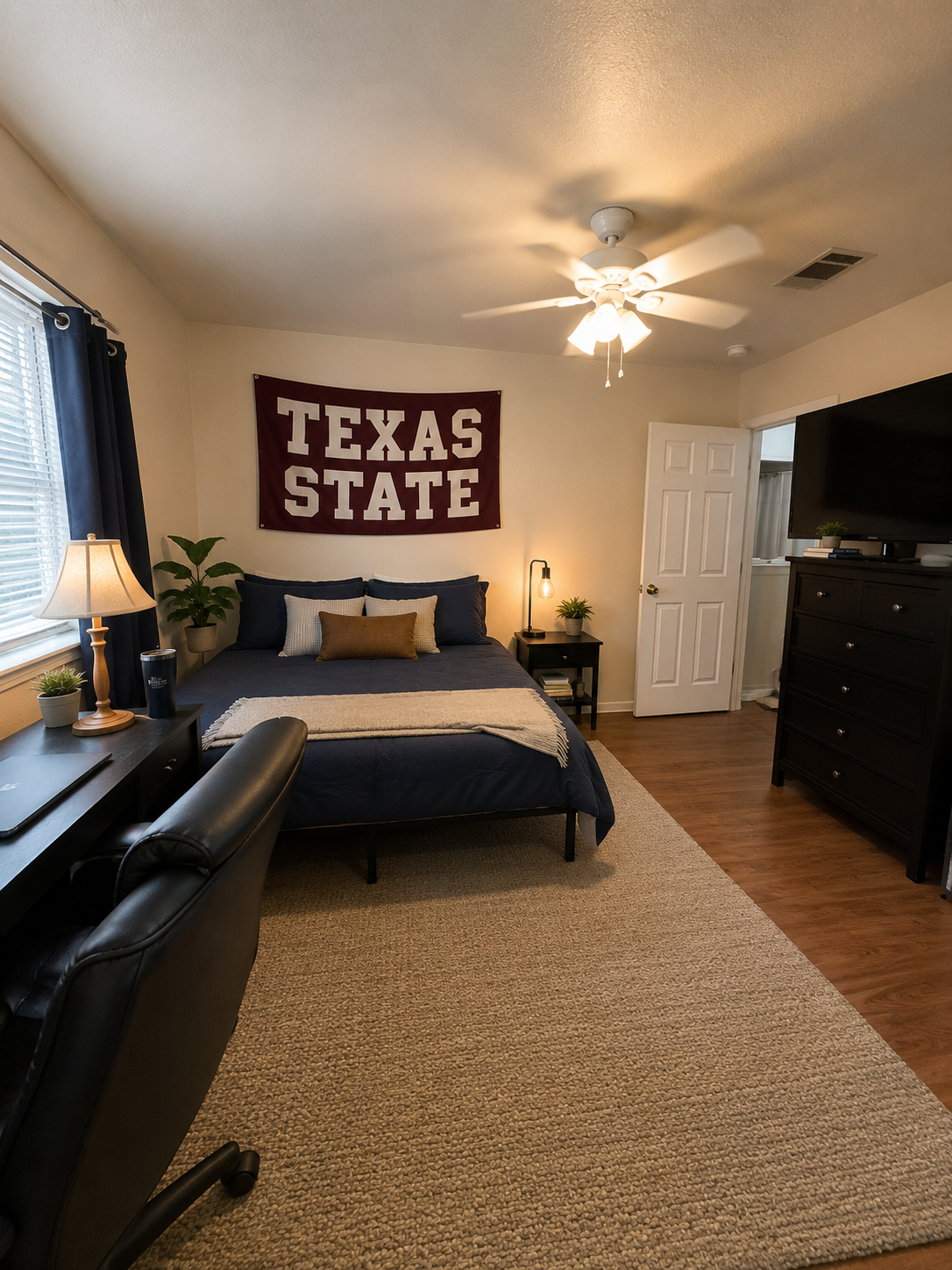 911-sagewood-3-bedroom-duplex-living-room-near-texas-state-san-marcos.jpg