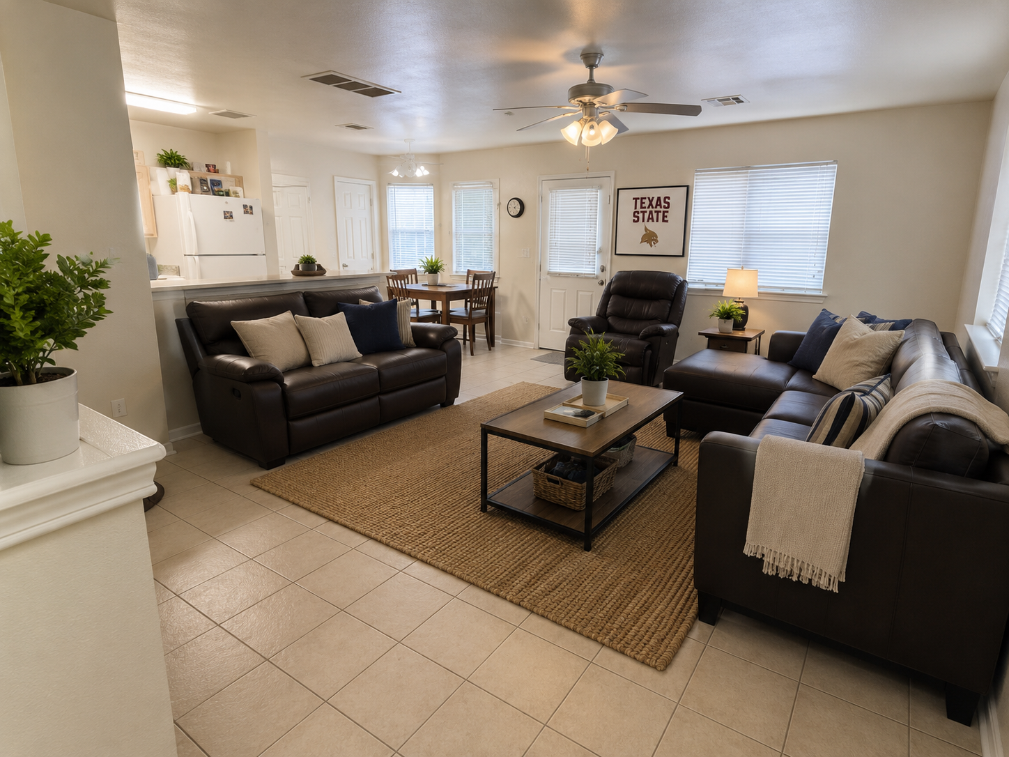 shuttle-texas-state-univerfsity-duplex-3-bedrooms.jpg
