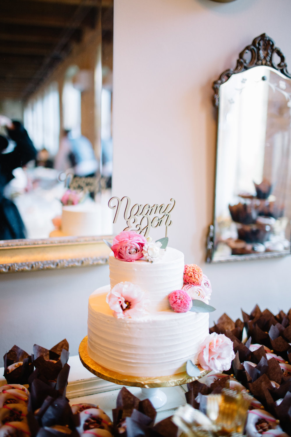 naomipaperco-wedding-desserttable8.jpg