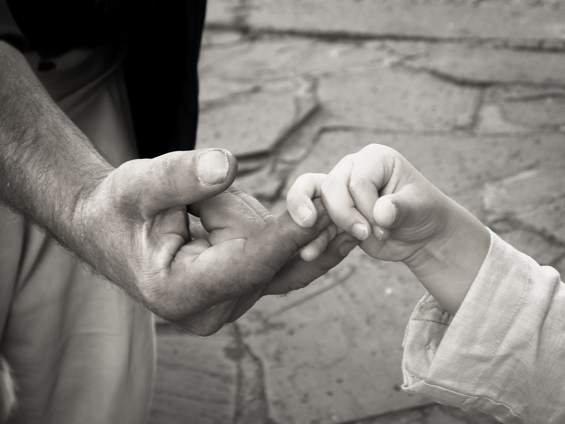 hands-1170549_1920.jpg
