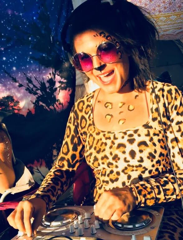SUNDAY | DJ MEOW MIX