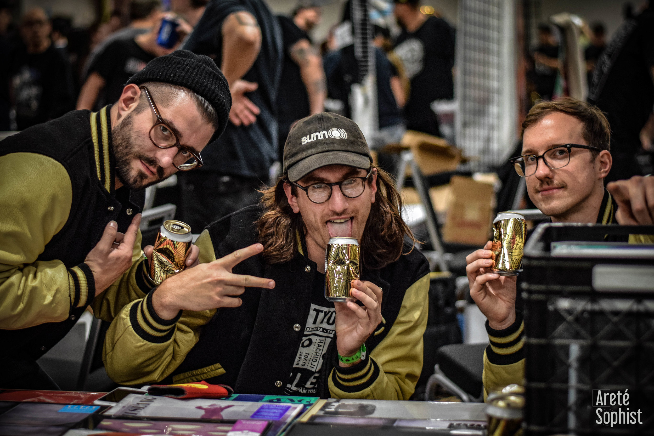 FleaMarket.HolidayInn.Friday.LorienSmith-002.jpg