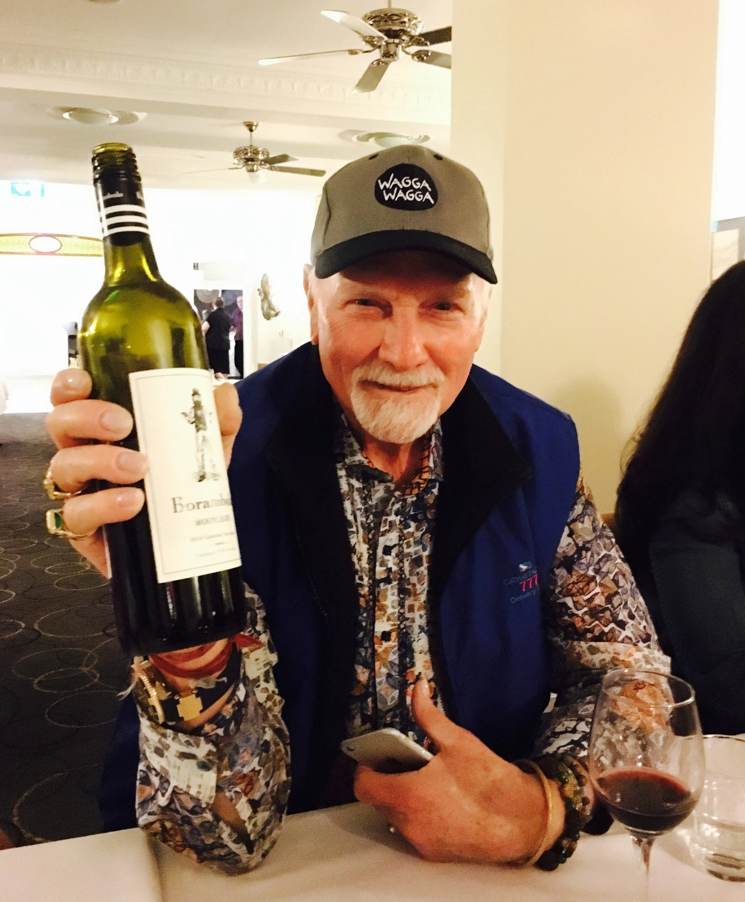 Mike Love Visits Wagga Wagga and Enjoys Borambola Wines