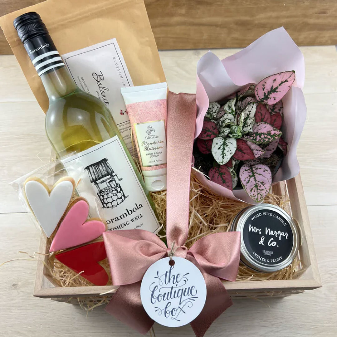 Mother's Day gifting made easy with @theboutiquebox_au hampers... Featuring our delicious wines, of course! 🙌

#borambolawines #vineyard #winery #cellardoor #redwine #whitewine #sparklingwine #beerandcider #supportlocal #wevegotthegoods #gundagai #w