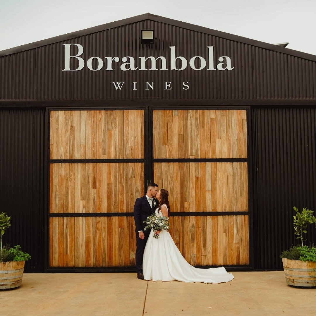 What a stunning photo! Congratulations again to Emily and Louis. 🖤

#borambolawines #vineyard #winery #cellardoor #redwine #whitewine #sparklingwine #beerandcider #supportlocal #wevegotthegoods #gundagai #waggawagga #tuckerboxbeer #waggabeach #frien