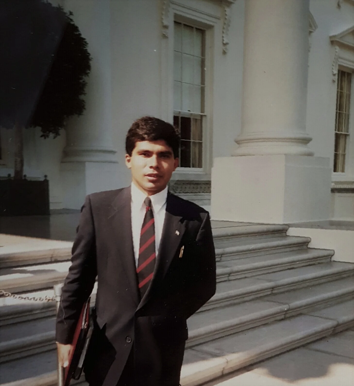 Young Gustavo A Yanez  about to attend a Breakfast offered To Young People in Politics in America at the White House in the City of Washington.
