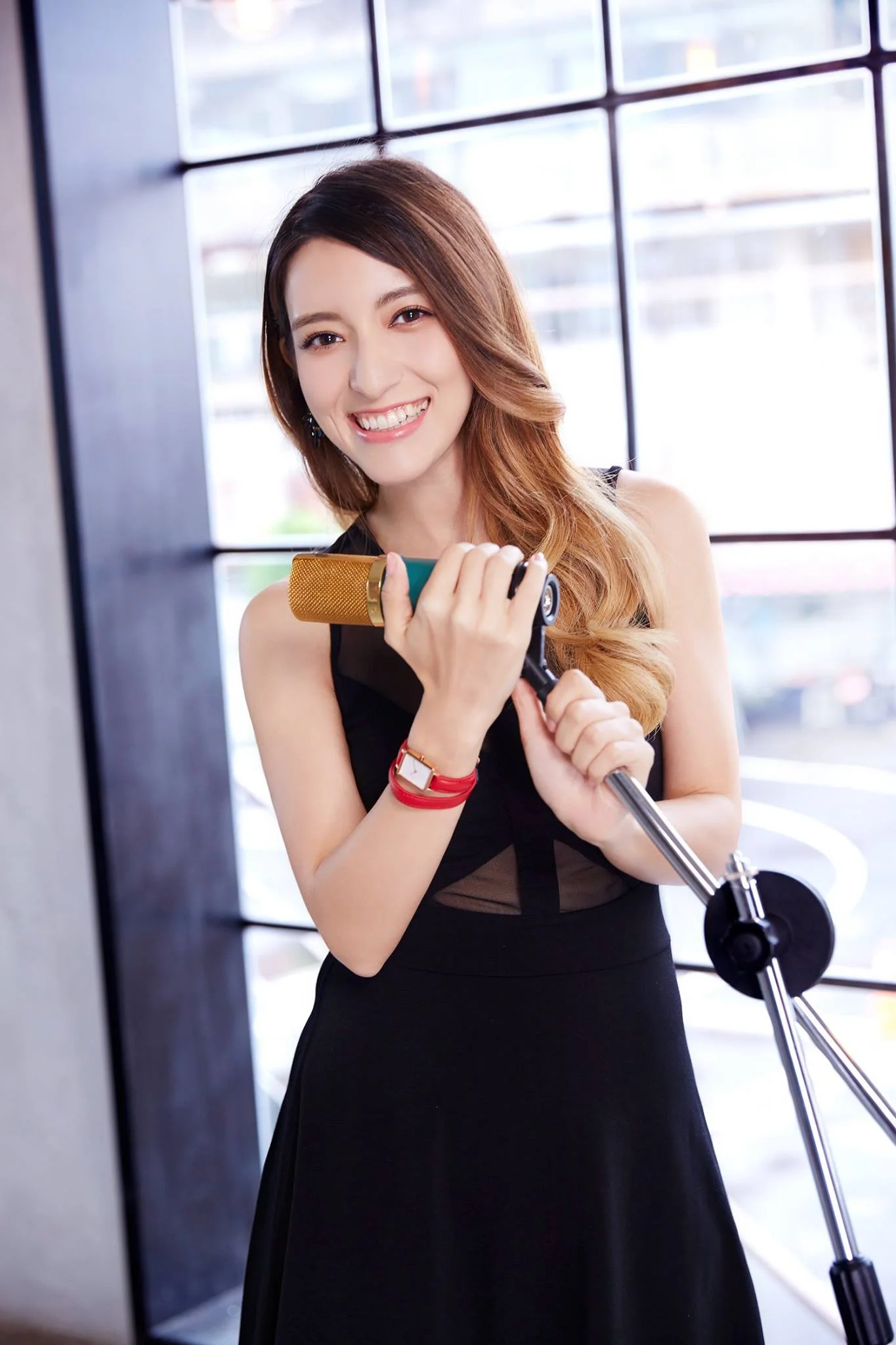J & V Watch Campaign - Lara