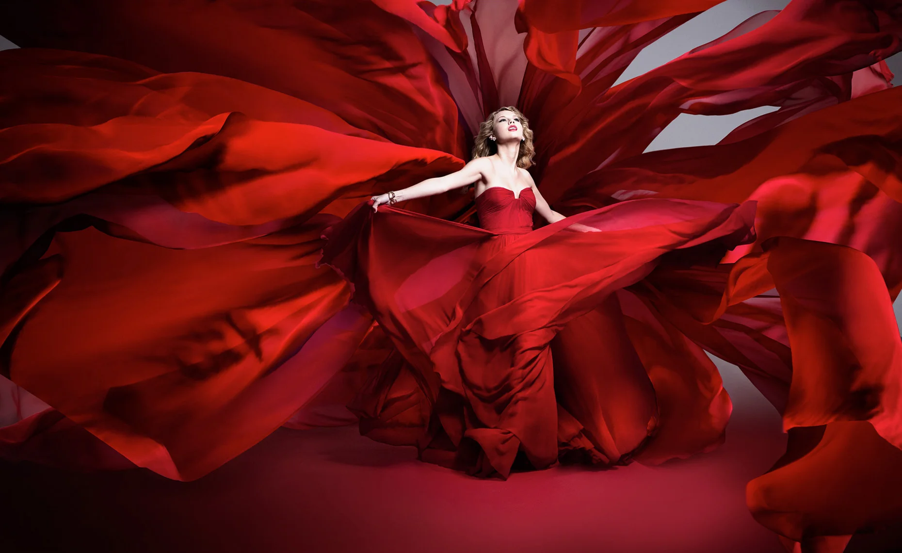 ts_red_dress.jpg